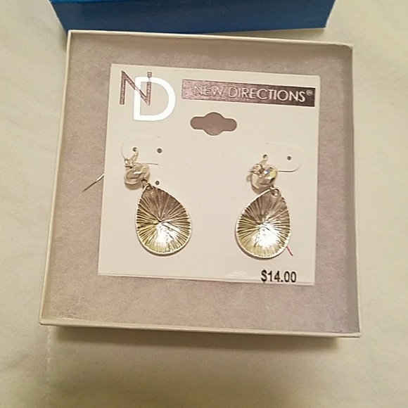 Earrings - Picture 2 of 2